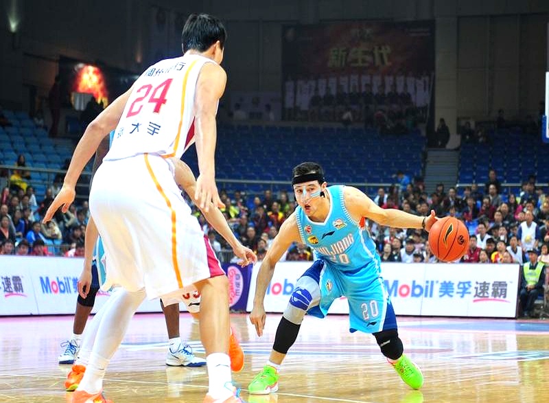 谢菲联新援表现出色，立即融入球队体系的简单介绍