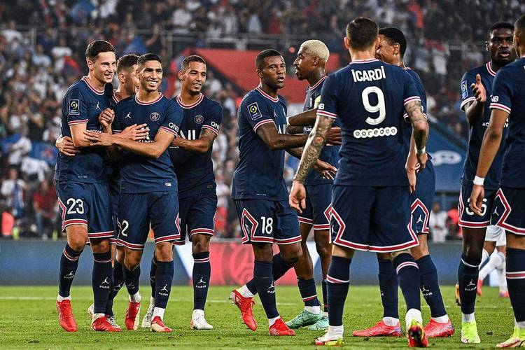 罗马队球员在法甲比赛中展现出色