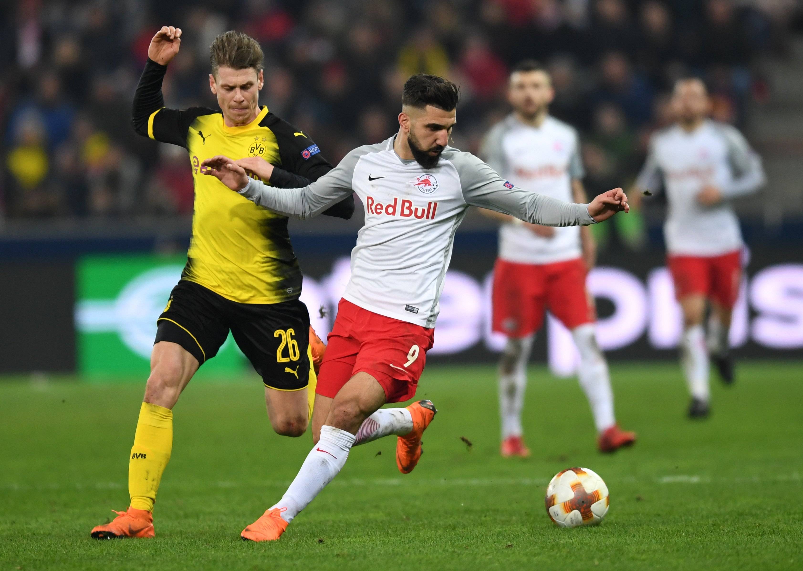 包含纷争激烈！国际足球豪门齐聚竞技场的词条