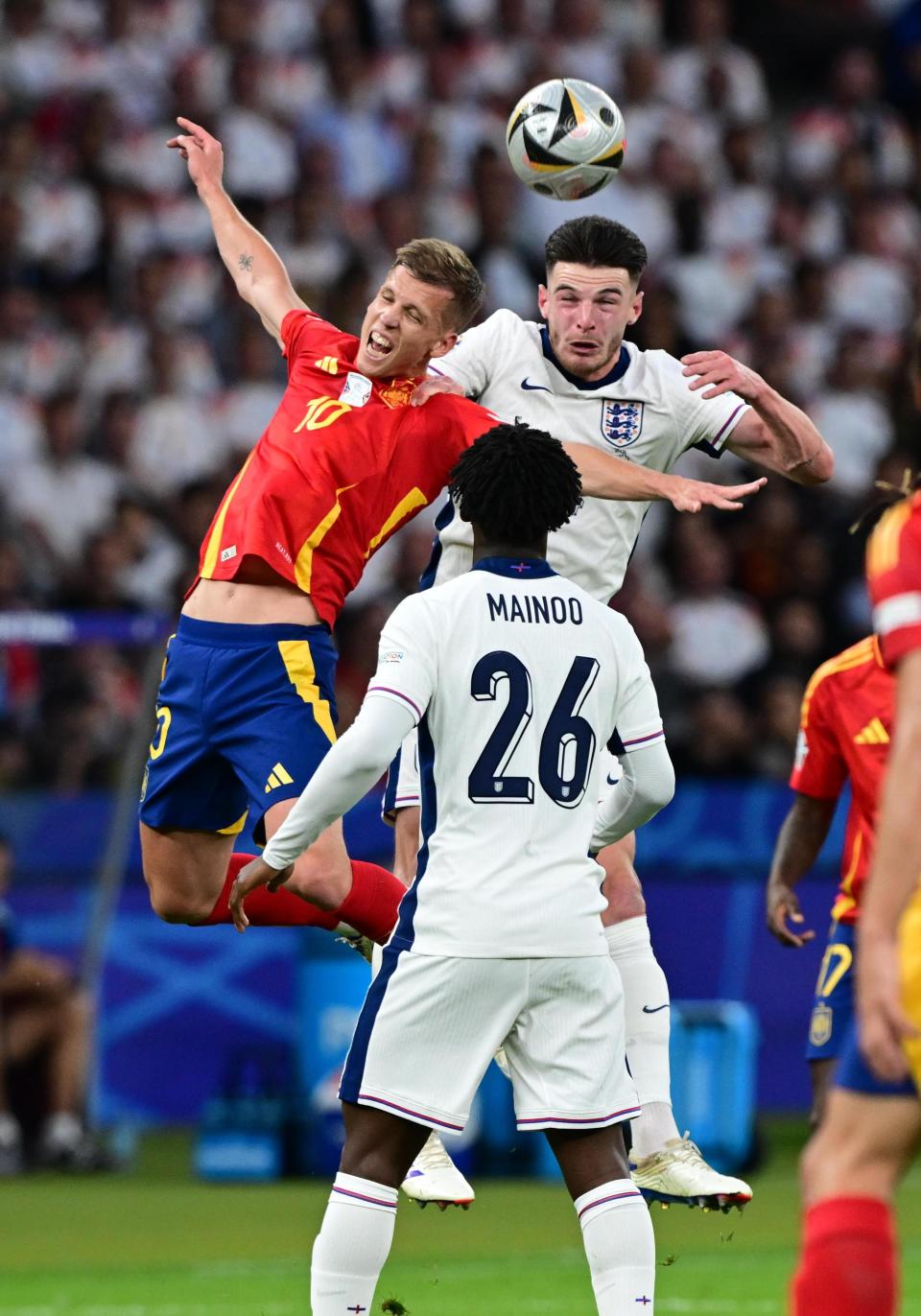 英格兰队对阵冰岛队，实现零封胜利