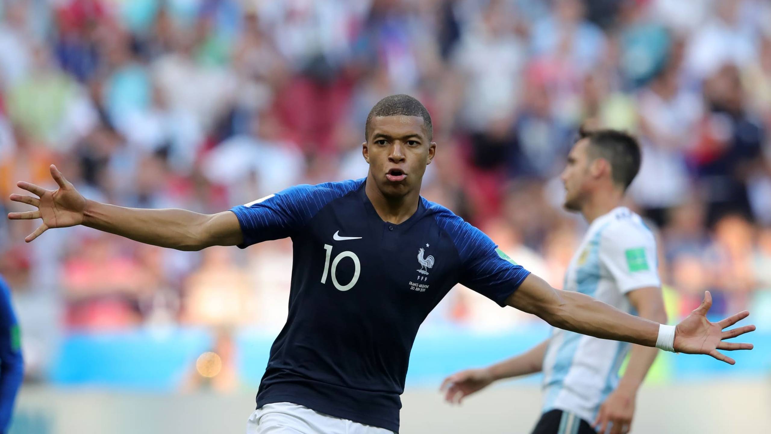 包含法国队备赛情况良好，备受媒体关注备战决赛的词条