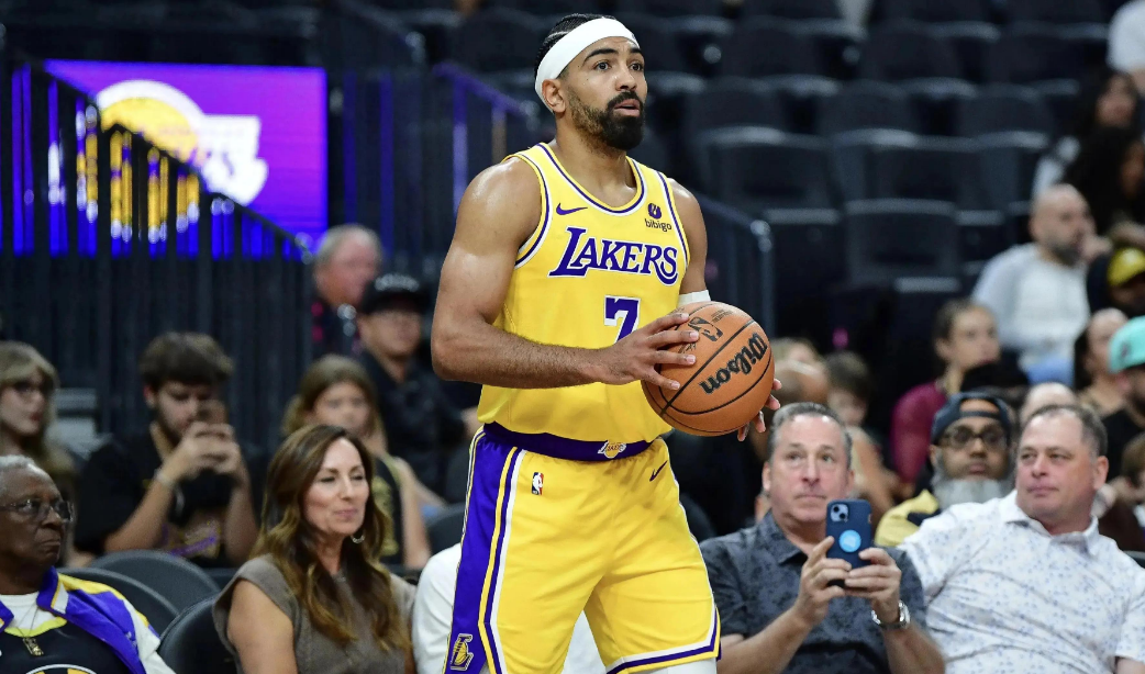 浓眉哥复出首战，凯尔特人状态火爆，爆发新星成为焦点！