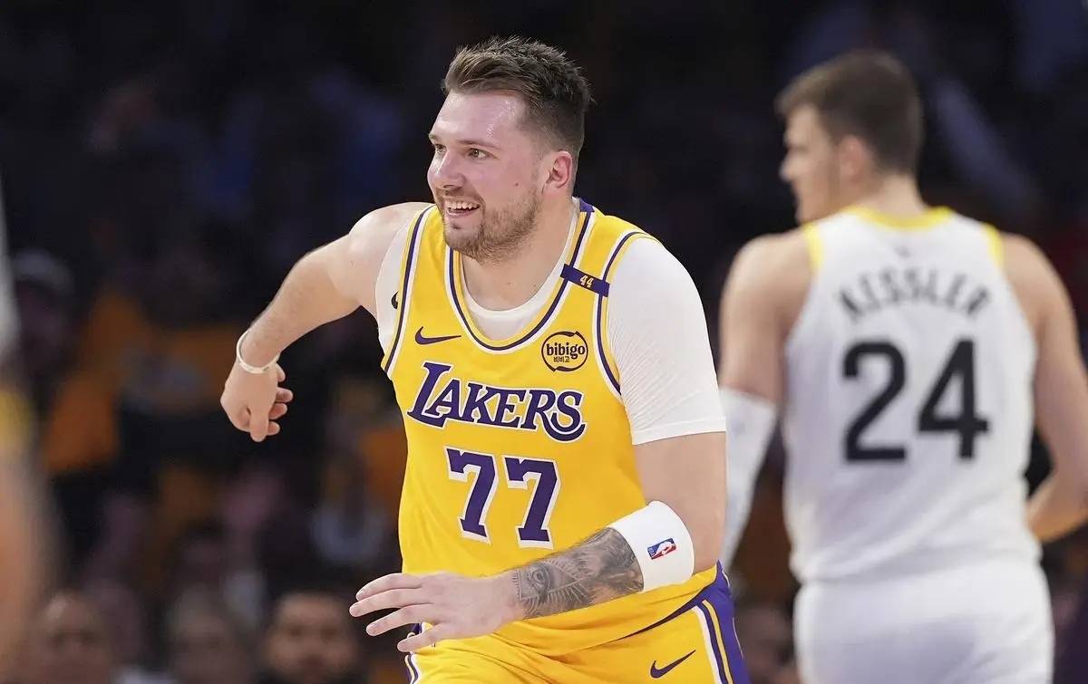 东契奇复出首战，凯尔特人状态火爆，迎来胜利成为焦点！