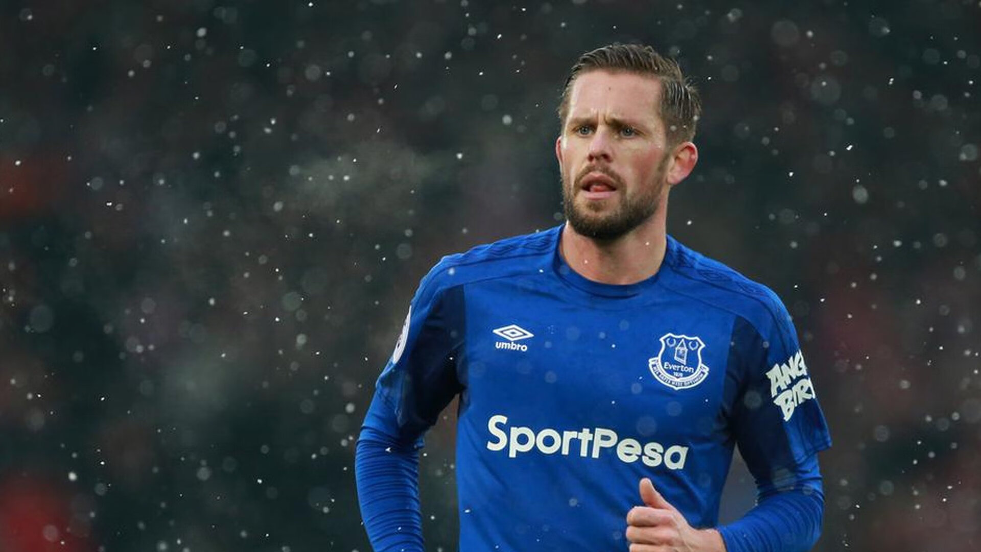 阿扎伦卡与90激战曼联分钟，领先优势明显胜负难料！，蒂姆焦点对战全场沸腾不已